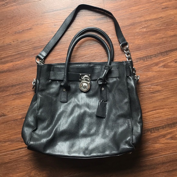 Michael Kors Handbags - Michael Kors satchel